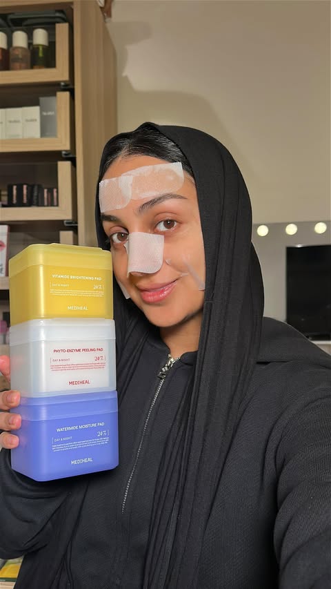 Instagram post by @sarah.a.makeup for Mediheal. Caption reads: [...] makeup starts with smooth skin! Ad....