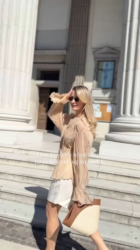 Instagram post by @claudiahirsu for STYLINK. Caption reads: My fav season ☀️ #publicitate @hm @stylink.