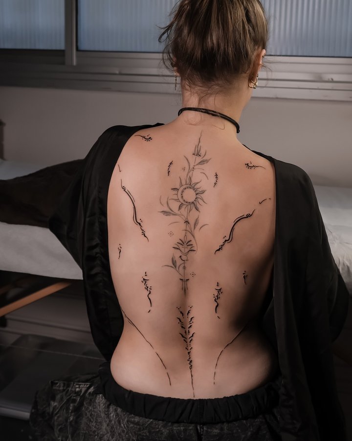 Instagram post by @kayana.tattoo for Dragonhawk Official. Caption reads: [...] cartridges Supported by @dragonhawkofficial.