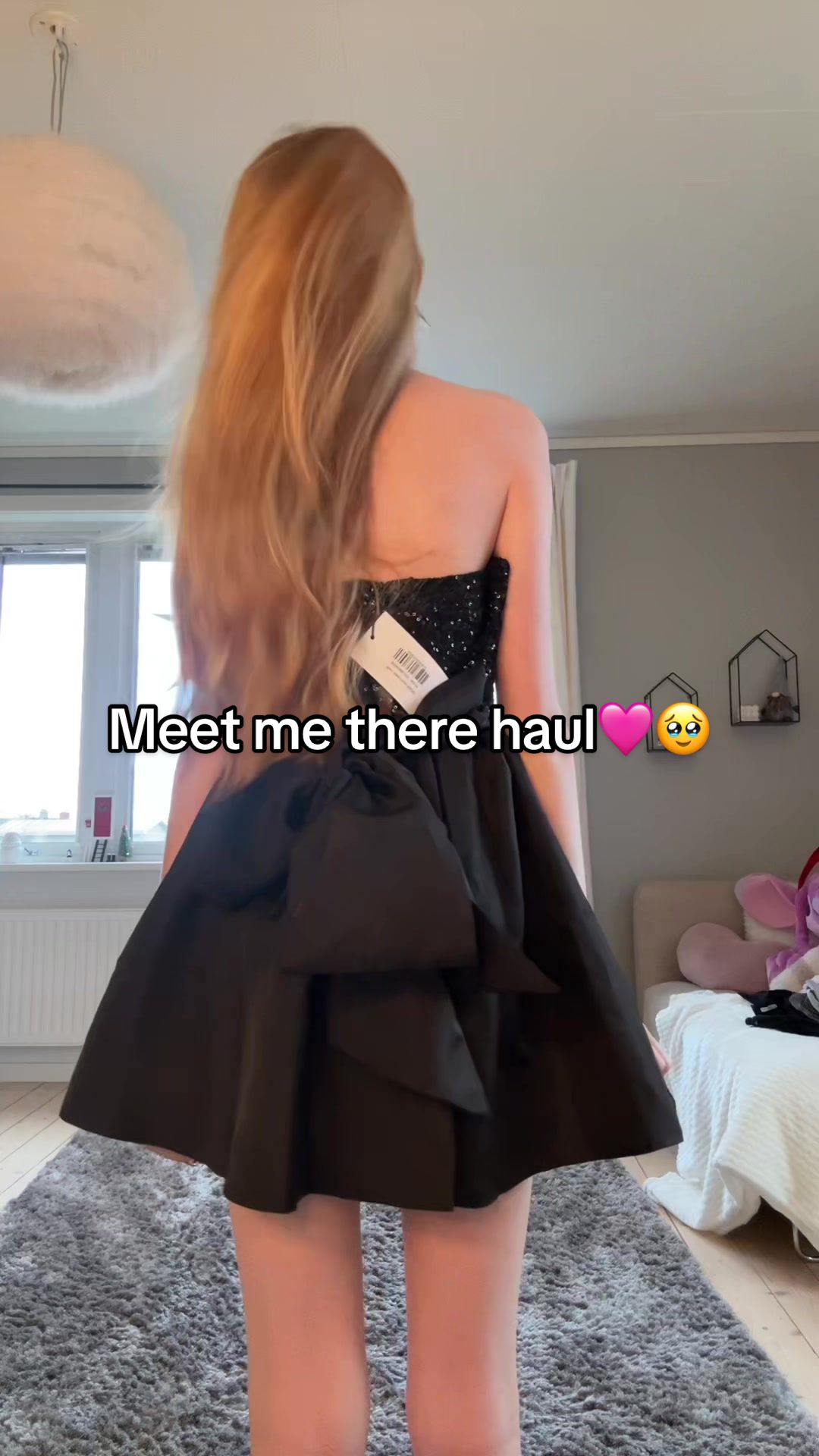 TikTok post by @grwm.marta4 for Meet Me There. Caption reads: Mina absoluta favoriter från @meet me there 🥹🩷....