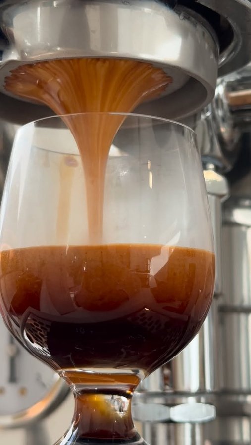 Instagram post by @ikape_espresso for 19grams. Caption reads: New grinder, new beginnings ☕️ Ad/W
My espresso....