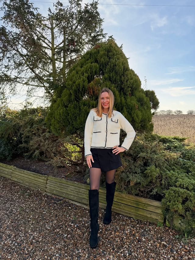 Instagram post by @fashionfunlynds for Blue Vanilla. Caption reads: [...] many goodies to show you from....