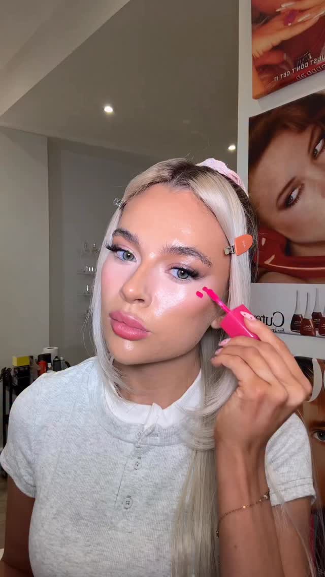 Instagram post by @jasmineevemakeup for The Beauty Crop. Caption reads: Bratz glam 🎀💋

Key products used below....