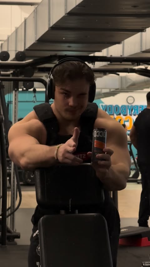 Instagram post by @reginstergakis for NOCCO Danmark. Caption reads: //annonce for @noccodanmark 🍎.