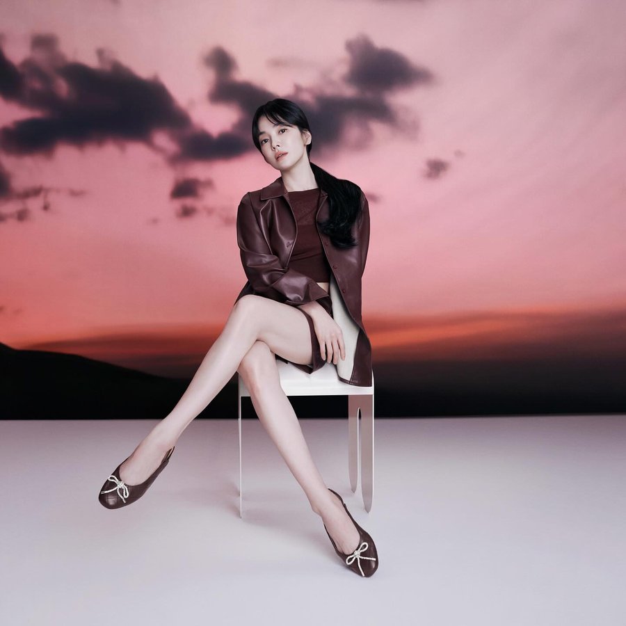 Instagram post by @kyo1122 for FitFlop. Caption reads: @fitflop @fitflop_korea 😉

📸 @hongjanghyun.