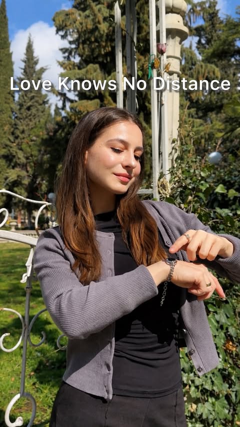 Instagram post by @takoogelashvili for totwoo Smart Jewelry. Caption reads: 🌸Totwoo Soulmate 2.0 Touch Bracelets✨ When my mom....