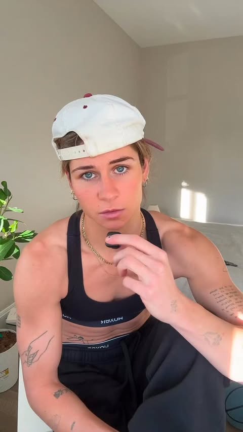 Instagram post by @zoeboyd3 for Woxer. Caption reads: Jump shot drippy like my comfy woxers @woxer....