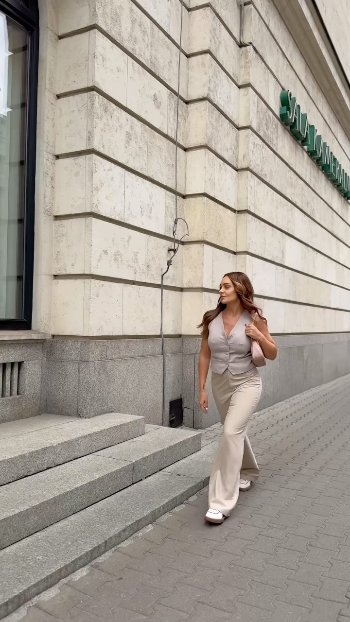 Instagram post by @sylvianovak_ for Allegro. Caption reads: Na Allegro trwa właśnie sezonowa wyprzedaż, a ja....