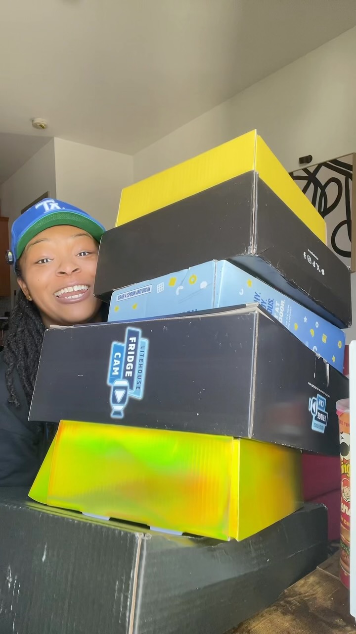 Instagram post by @munchwithdes for General Mills. Caption reads: PR Box Unboxing - Snack/Food Creator Edition....