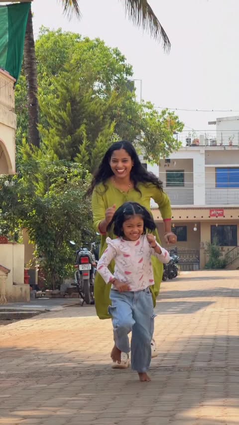 Instagram post by @talk2shwetapavan_official for GRITZO. Caption reads: [...] glass After a lot of research, I chose....