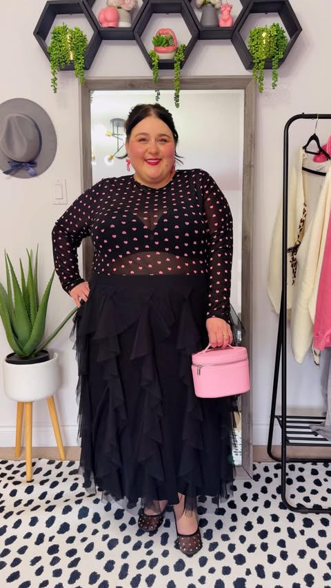 Instagram post by @curvy_chronicles for Ulla Popken. Caption reads: [...] what do you think of this look from....