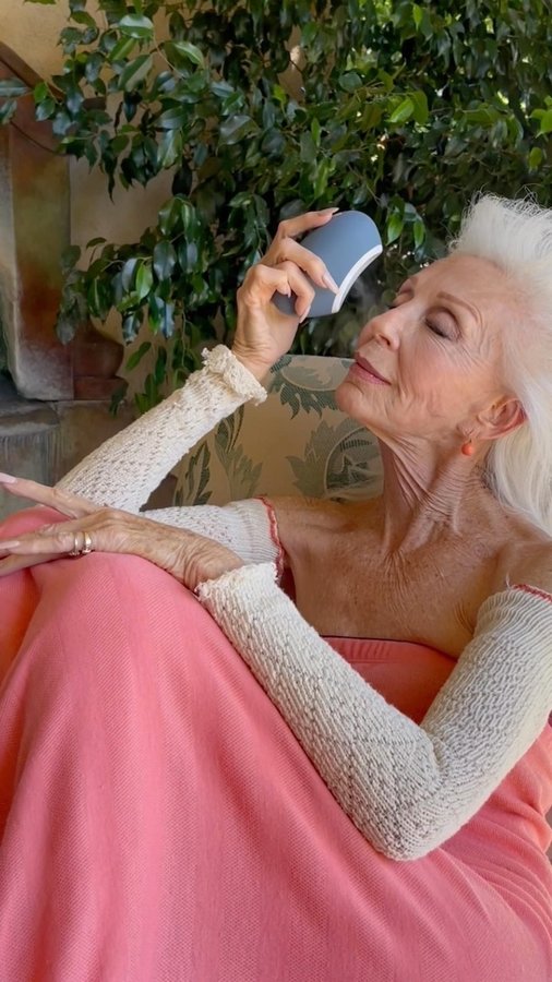 Instagram post by @colleen_heidemann for Droplette. Caption reads: [...] this lovely refreshing mist of #Droplette,....