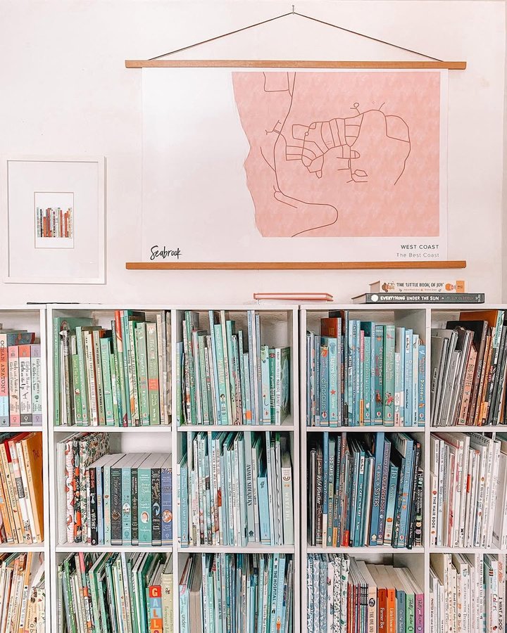 Instagram post by @lyon.brit.andthebookshelf for Mapiful. Caption reads: [...] or yourself make sure to check out @mapiful....