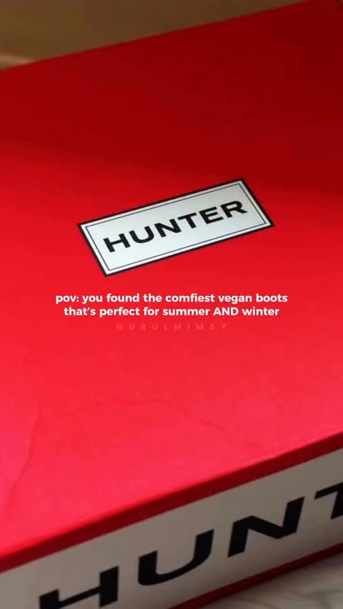 Instagram post by @exploretomakan for Hunter Boots. Caption reads: [...] me for my next trip! 😻 thank you....