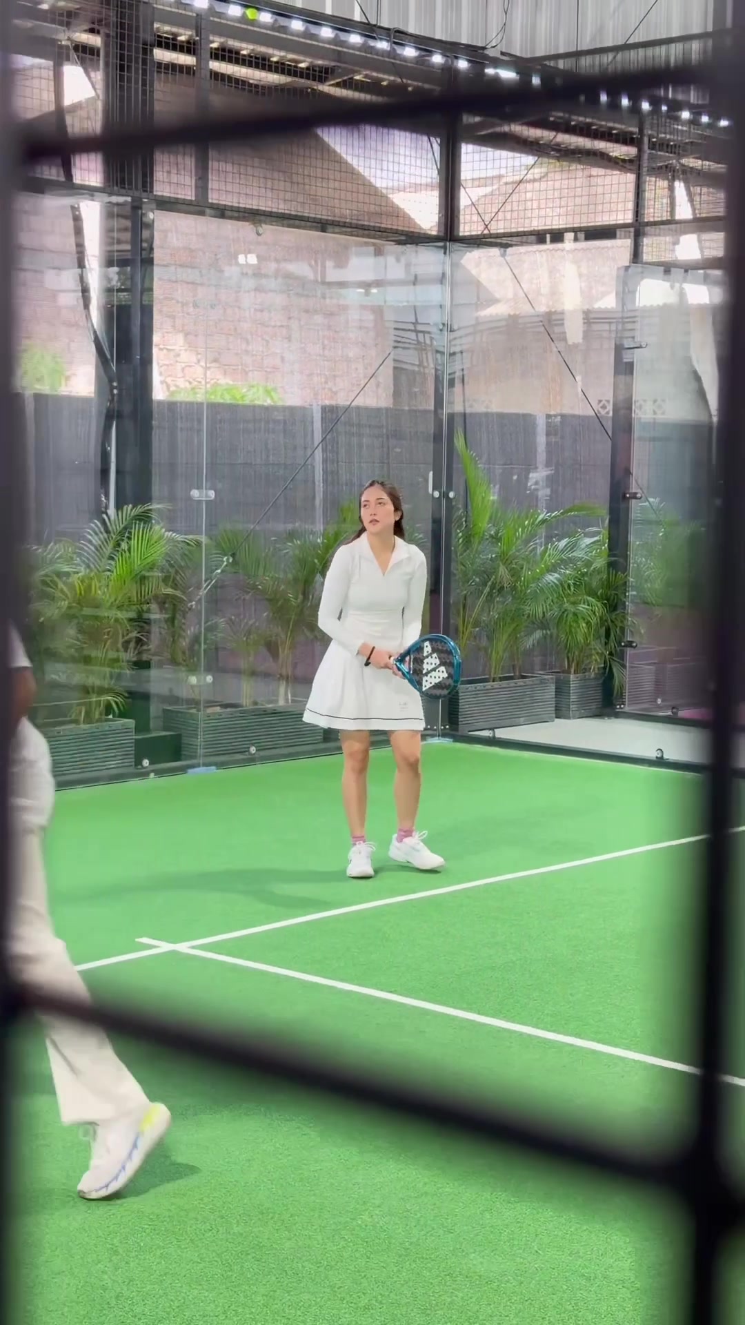 TikTok post by @rucenuenda1 for Rexona. Caption reads: bye bye bau kecut kalo lagi padel HAHAHA....