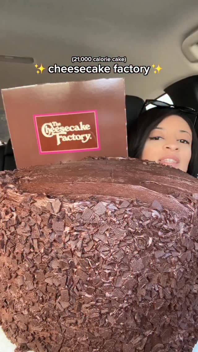 Instagram post by @sophiesophss for BruMate. Caption reads: [...] 12k calorie chocolate cake 🍰 w/ @brumate....