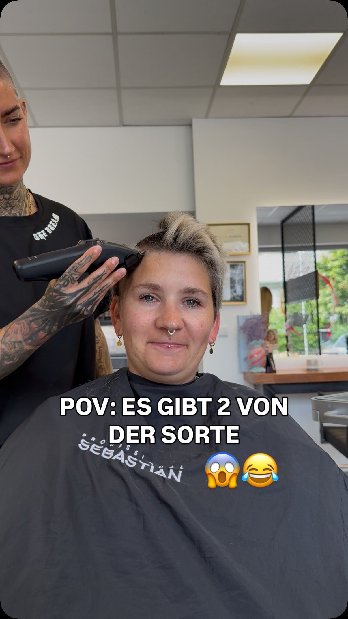 Instagram post by @haireinspaziert_by_laura for Sebastian Professional. Caption reads: Twinnnnniiiing 🙂‍↔️🫶🏽
Mein Gott macht das Spaß....