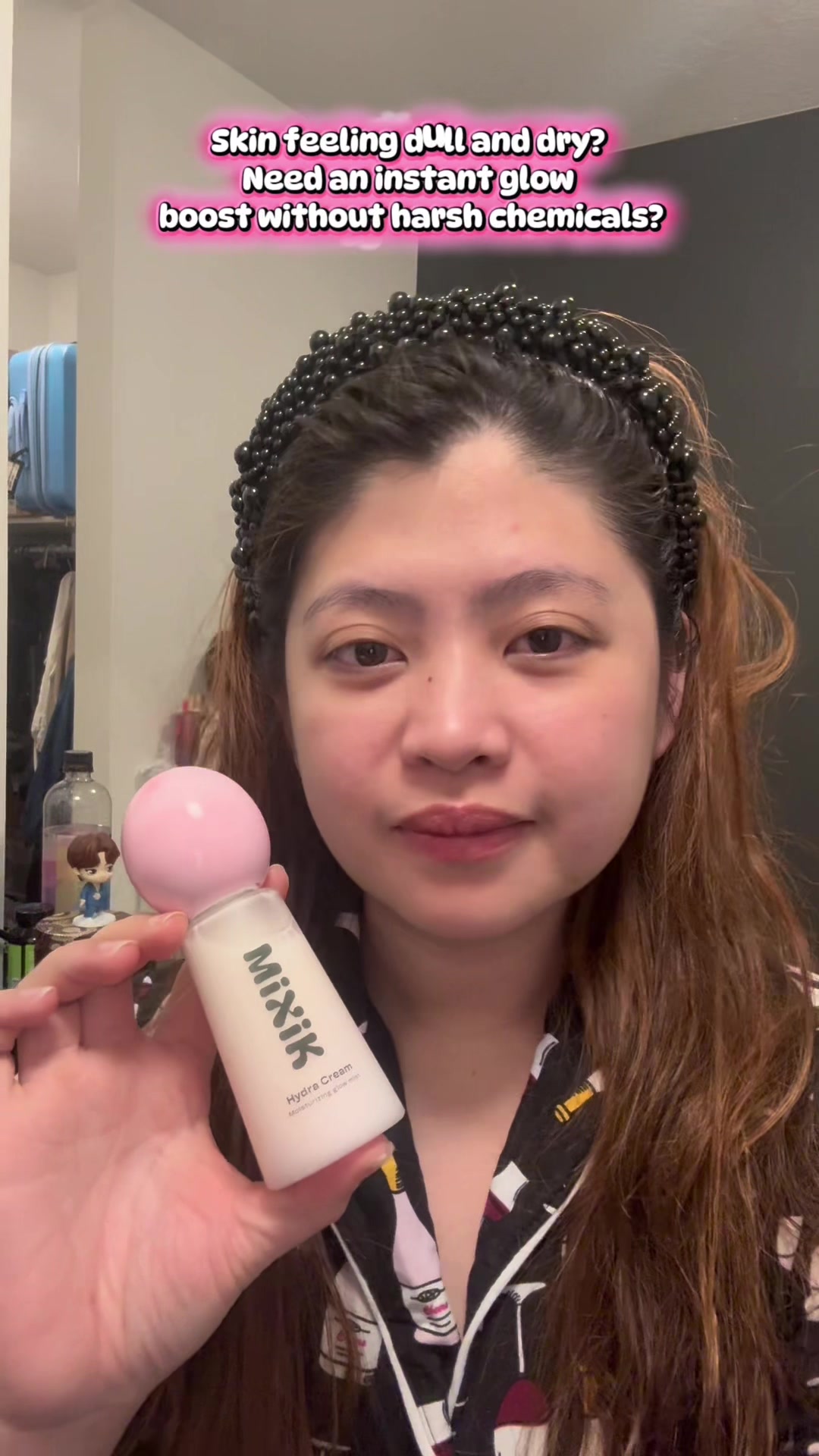 TikTok post by @arlynang for MIXIK SKIN. Caption reads: [...] hydra cream moisturizing glow mist by @MIXIK....