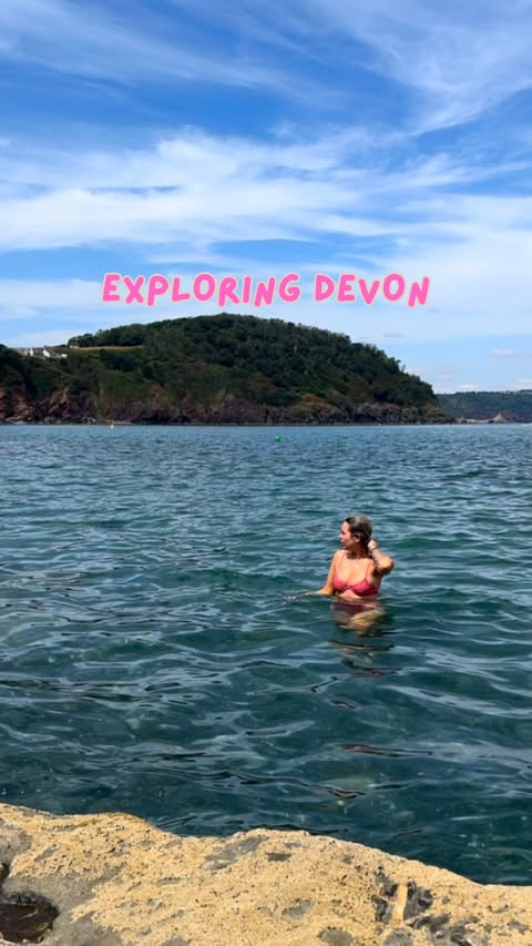 Instagram post by @heidijoannee for Reolink. Caption reads: [...] I’m away. That’s exactly why I love my....