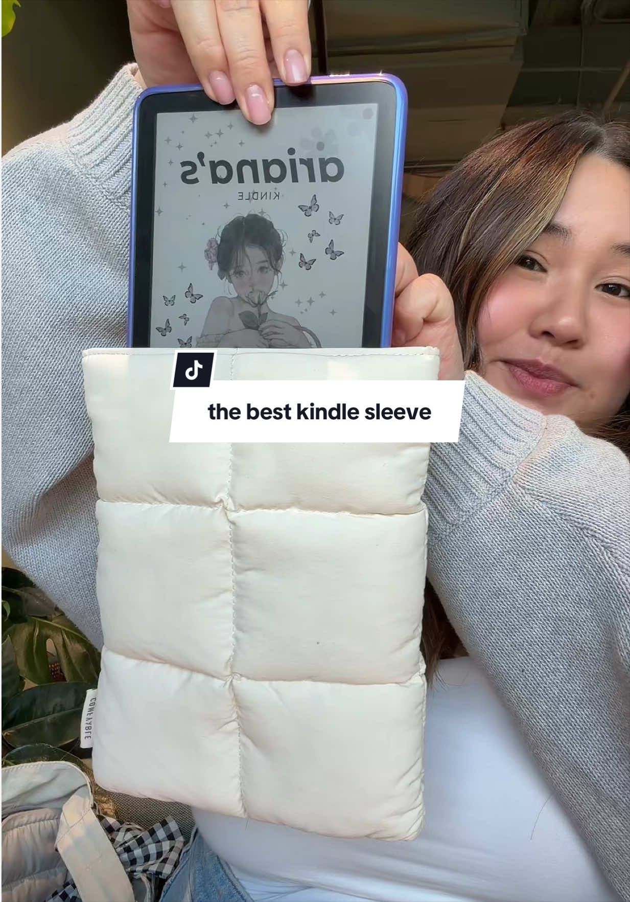TikTok post by @arianadecastro_ for Comfyable. Caption reads: my favorite kindle sleeve @Comfyable Direct (it....