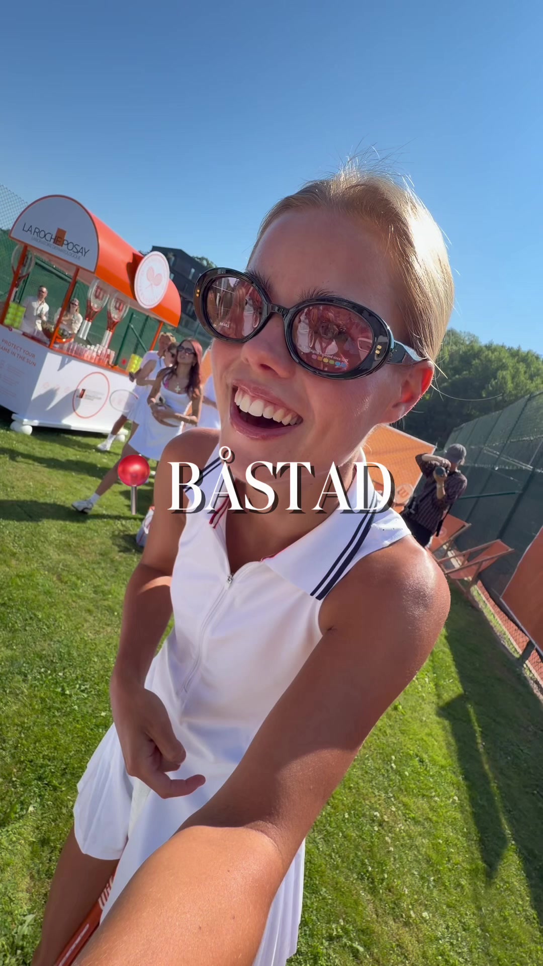 TikTok post by @xeniagarver_ for La Roche-Posay. Caption reads: Annonce for @La Roche-Posay 🎾 Jeg har været en....