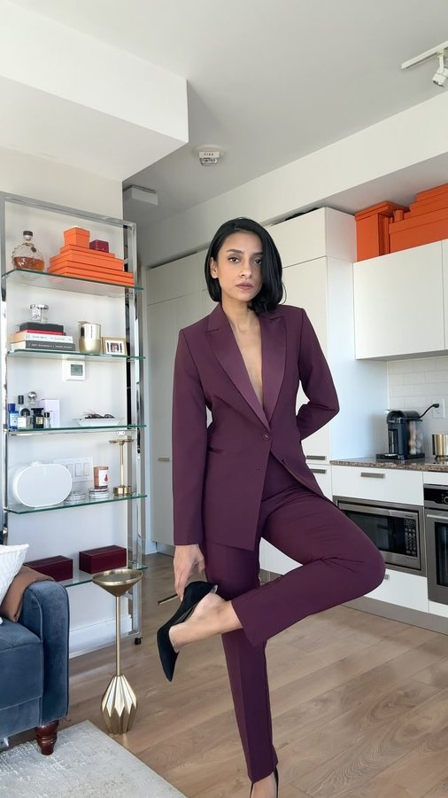 Instagram post by @sommyyah for Melanie Lyne. Caption reads: [...] just have that je ne sais quoi....