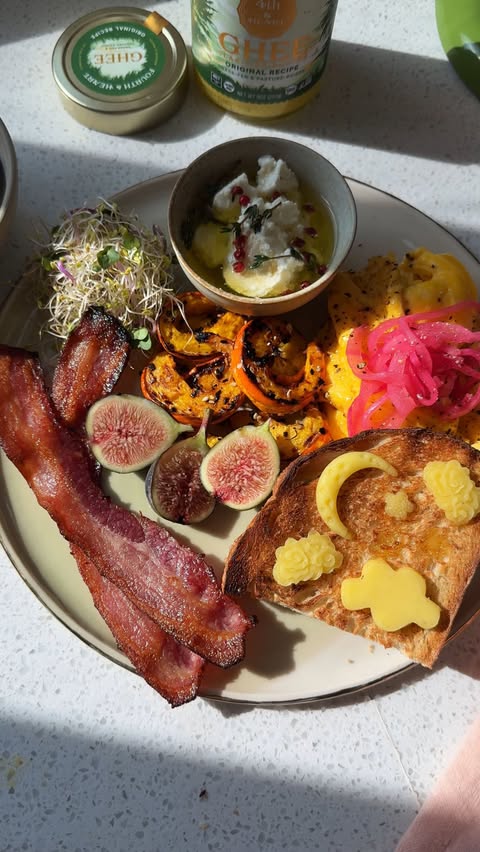 Instagram post by @sporckly for 4th & Heart. Caption reads: The most delicious fall breakfast plate.. ghee....