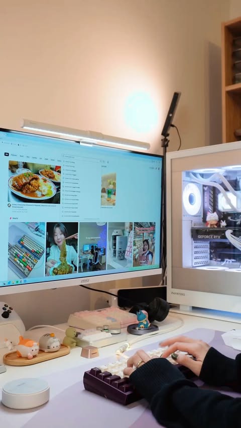 Instagram post by @mango.keebs for Quntis. Caption reads: [...] setup for the longest time and finally,....