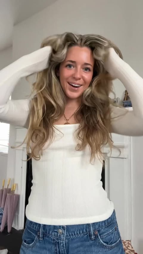 Instagram post by @lilybmyers for American Eagle. Caption reads: My Holiday Wishlist from @americaneagle #aepartner....