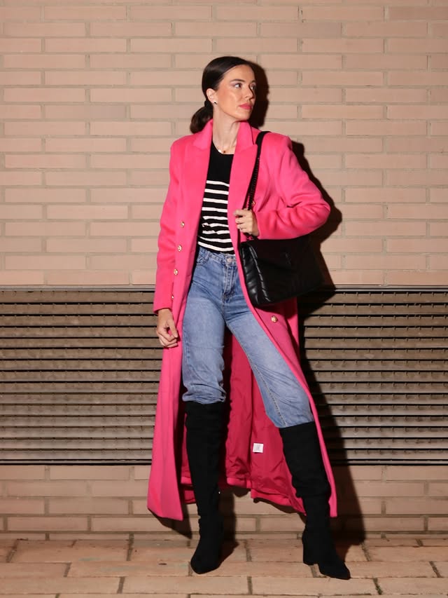 Instagram post by @sheybonillablog for StyleWe. Caption reads: [...] outfit🍂🍂🍂
.
.
🧥 @stylewe .
👜....