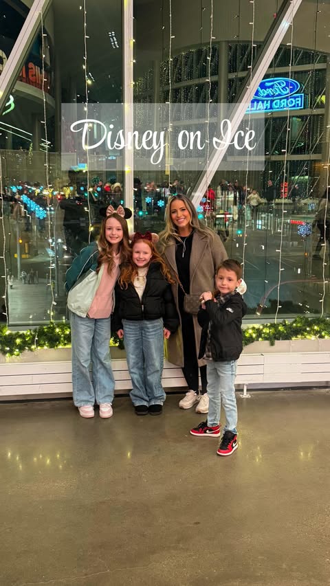 Instagram post by @robin.forslund for Disney On Ice. Caption reads: Does anyone know a Samantha? 

@disneyonice was....