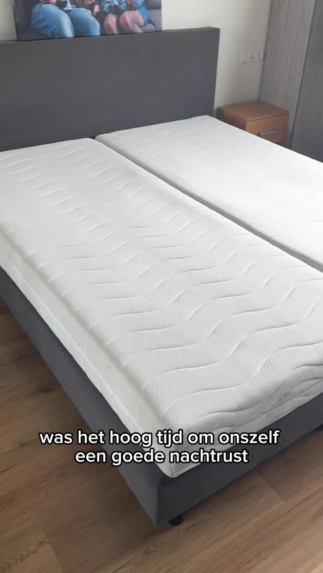 Instagram post by @drielingfamilie.vandam for Emma Sleep NL. Caption reads: Anderhalf jaar gebroken nachten, dat hakt erin.....