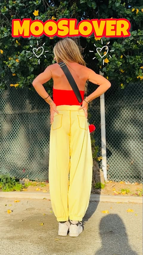 Instagram post by @styling.sunshine for MOOSLOVER. Caption reads: ✨ THE PANTS YOU NEED FOR SPRING ✨....