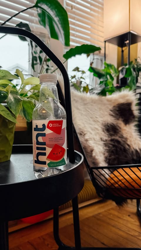 Instagram post by @etcbysarah for Kroger. Caption reads: New year, same me but make her hydrated with @hint....