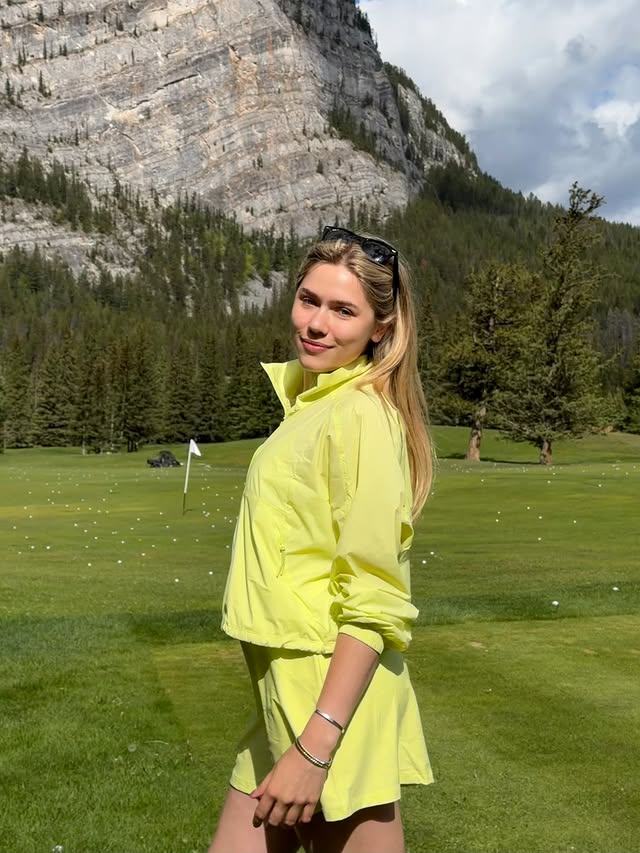 Instagram post by @margot.lee for Beyond Yoga. Caption reads: summer in color @beyondyoga ⛳️#seekbeyond....