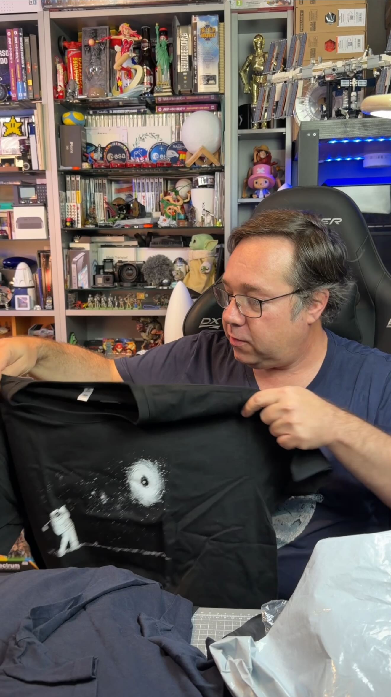 Instagram post by @doctorfision for Pampling. Caption reads: Unboxing de camisetas de @pamplingnews #publicidad.