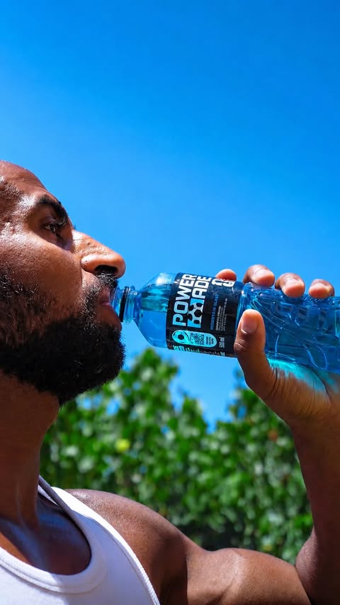 Instagram post by @karim_h_ebied for Powerade. Caption reads: [...] your daily workouts🏃💦 @powerade_egypt....