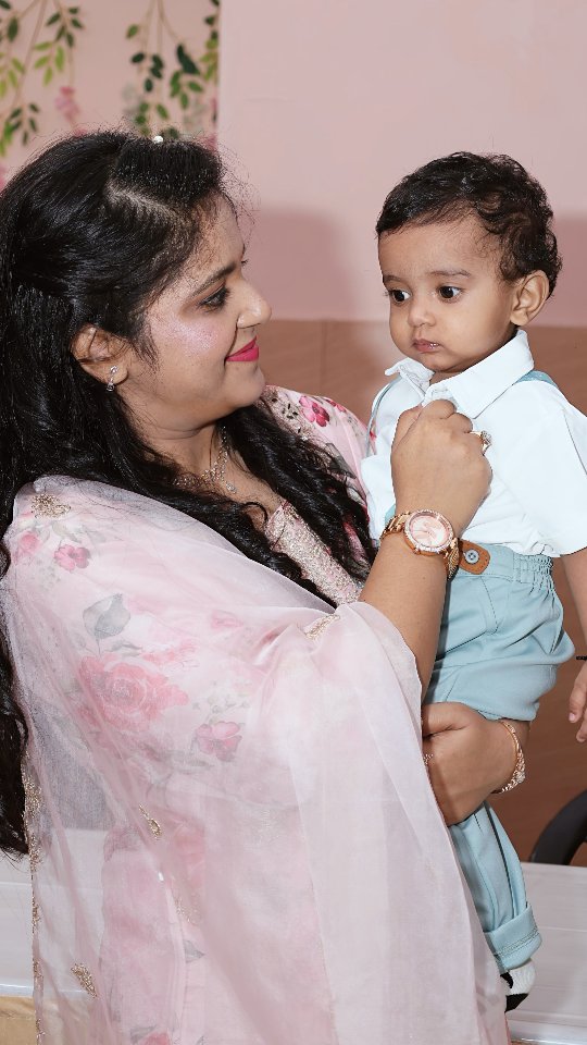 Instagram post by @coffeecoosnclicks for Himalaya Babycare. Caption reads: #Ad Celebrate every festival with the gift of....