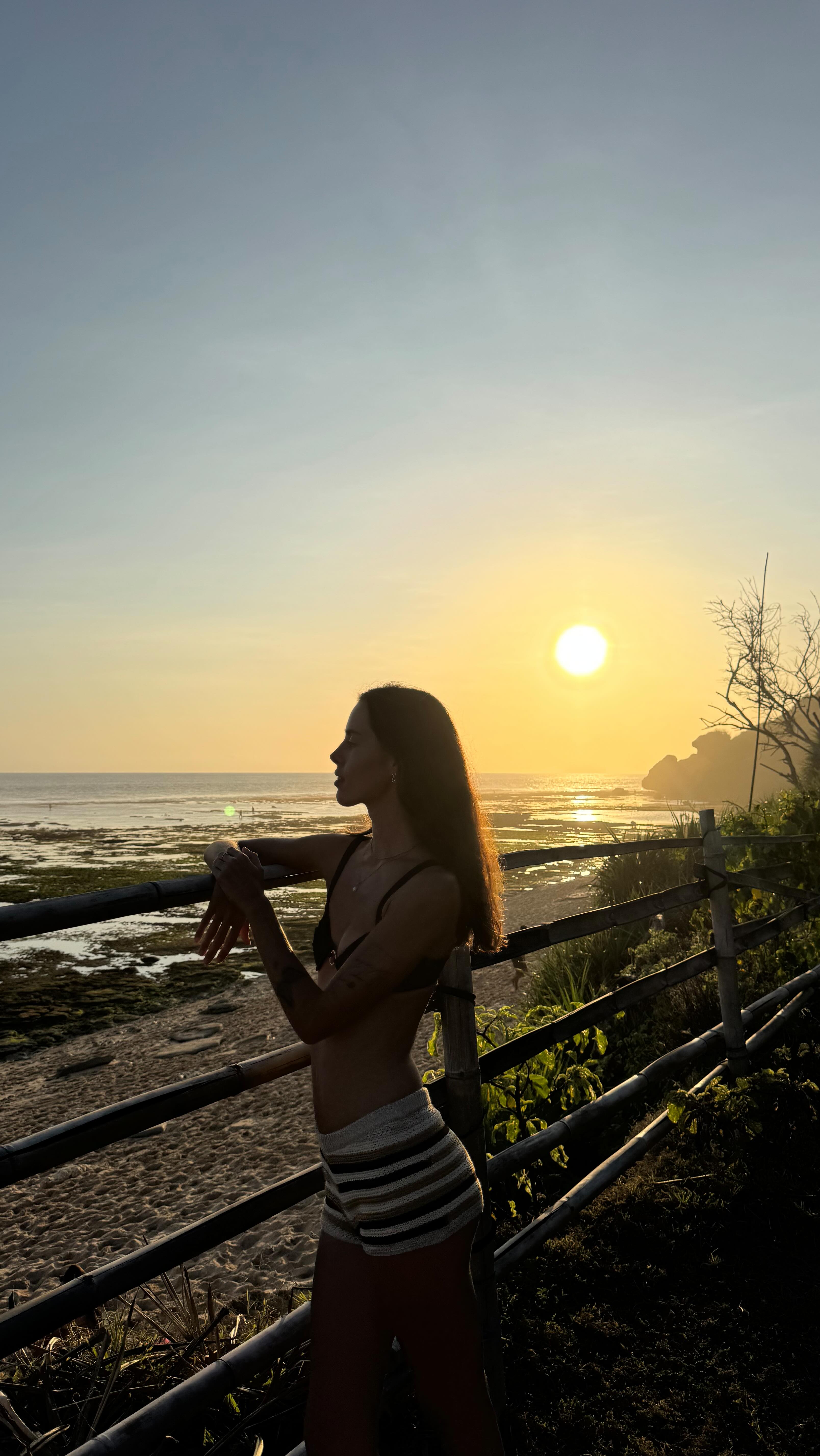 Instagram post by @laurabaella for Mojosurf. Caption reads: in case you haven’t seen the photos yet haha

Just....