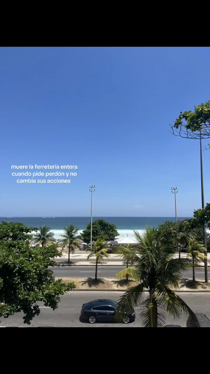 TikTok post by @cccoompartii for TikTok Shop. Caption reads: por dios, menos hombres como esos. #popular....