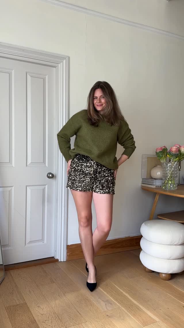 Instagram post by @jesschamilton for Matalan. Caption reads: 1 jumper 3 ways on my size uk 10-12 body 🙌🏻

the....