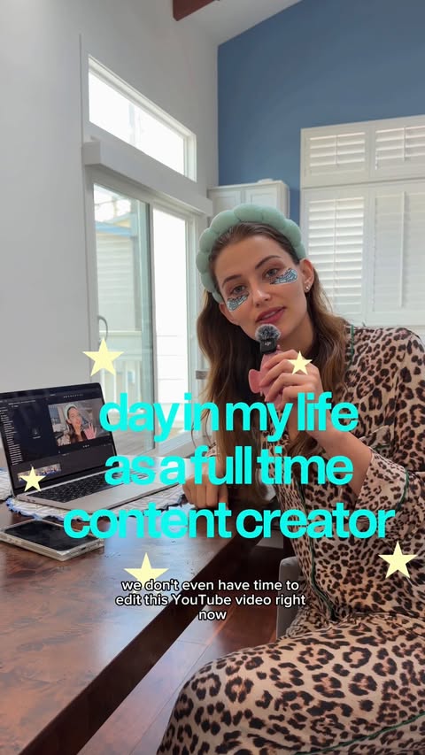Instagram post by @sarahpalmyra for Fiverr. Caption reads: [...] alone had me stressed but thankfully Fiverr....