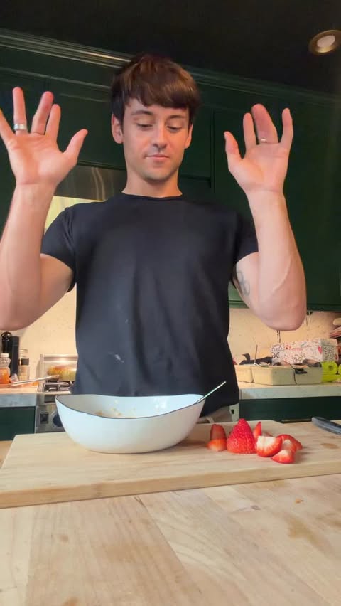 Instagram post by @tomdaley for Quaker Oats. Caption reads: #AD FEELING MY OATS 🥣🧶✨Come spend the day with....