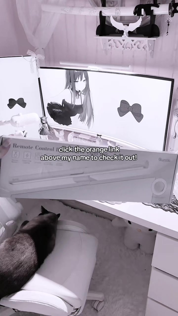 TikTok post by @dollenea for Quntis. Caption reads: Thank you @Quntis 🤍 #gamingsetup #gamergirl [...].