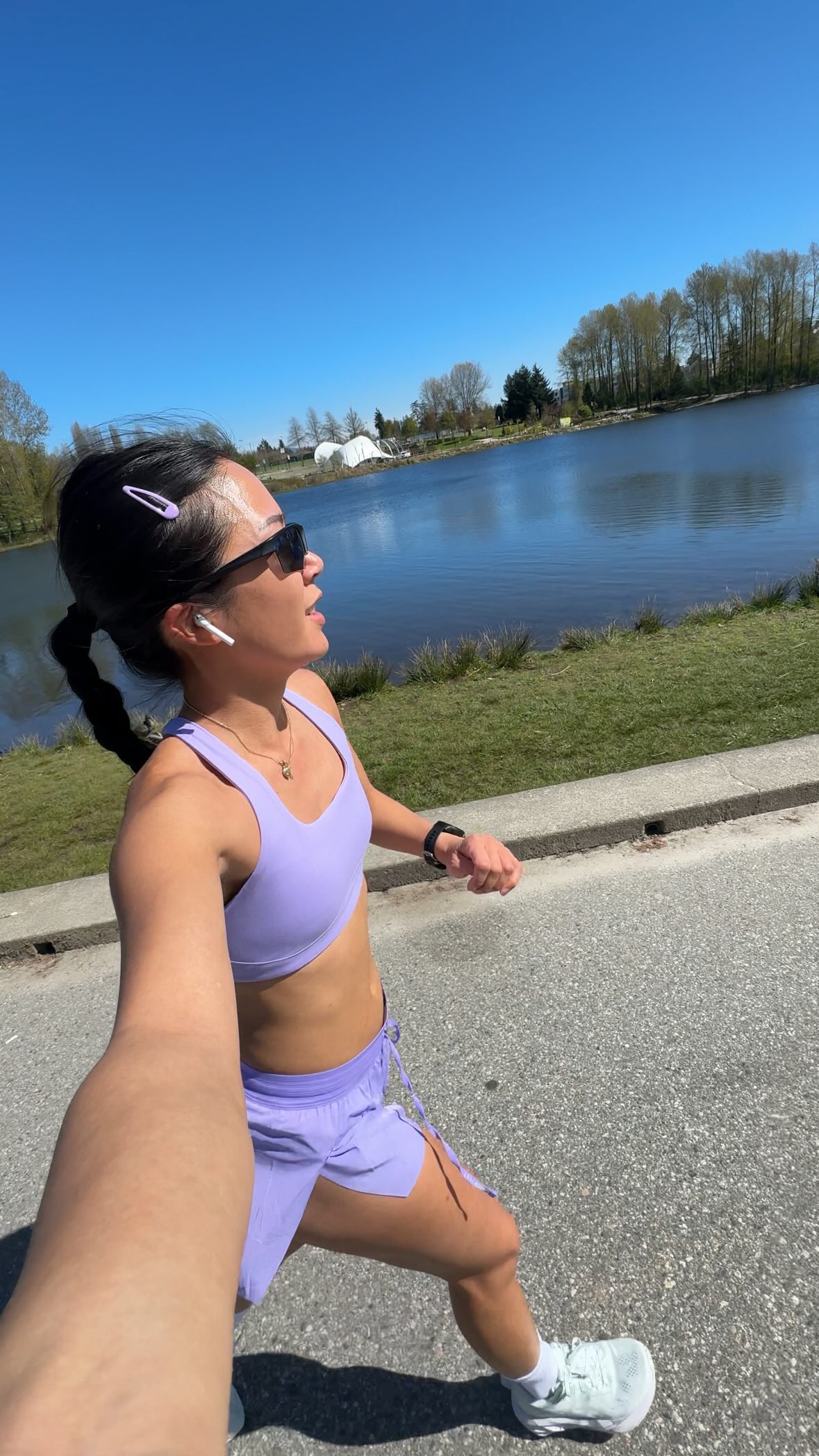 Instagram post by @karinarunsworld for GURU Énergie Naturelle & Bio. Caption reads: All you need for a tempo run is consistency and....