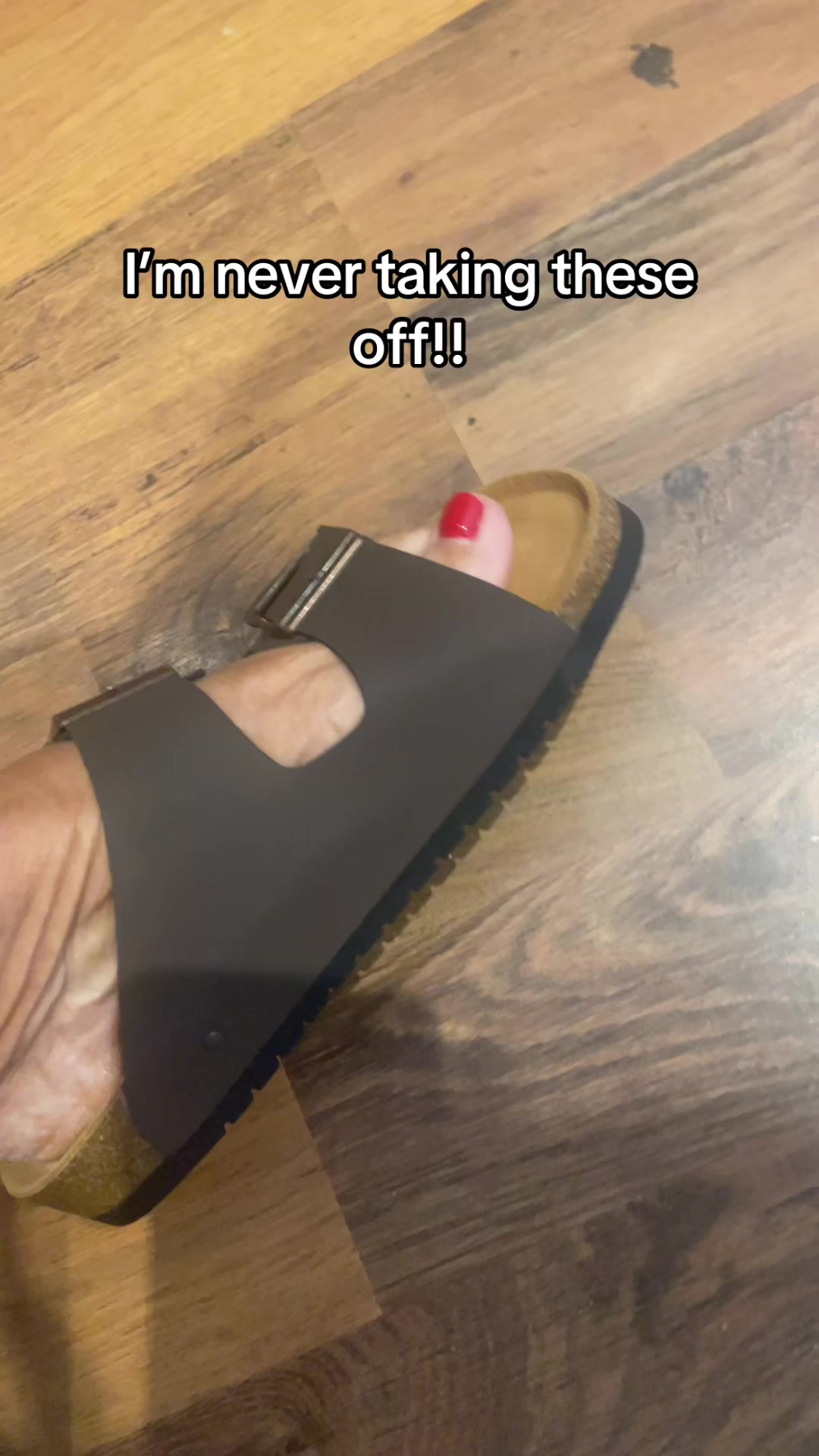 TikTok post by @ejh068 for evellyhootd. Caption reads: [...] #summershoes #beachshoes #sandals....