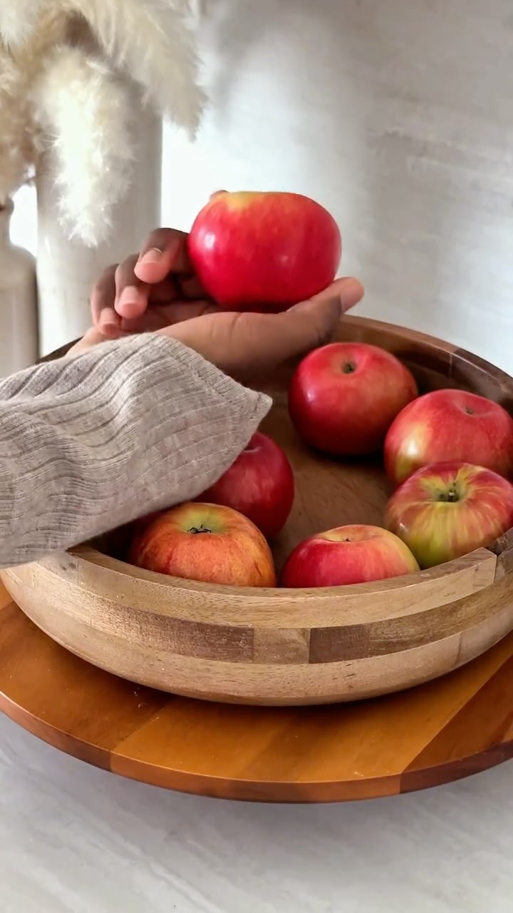 Instagram post by @aissatatdiallo for Origins. Caption reads: An apple a day for your glow 🍎✨ 
Buttery balm,....