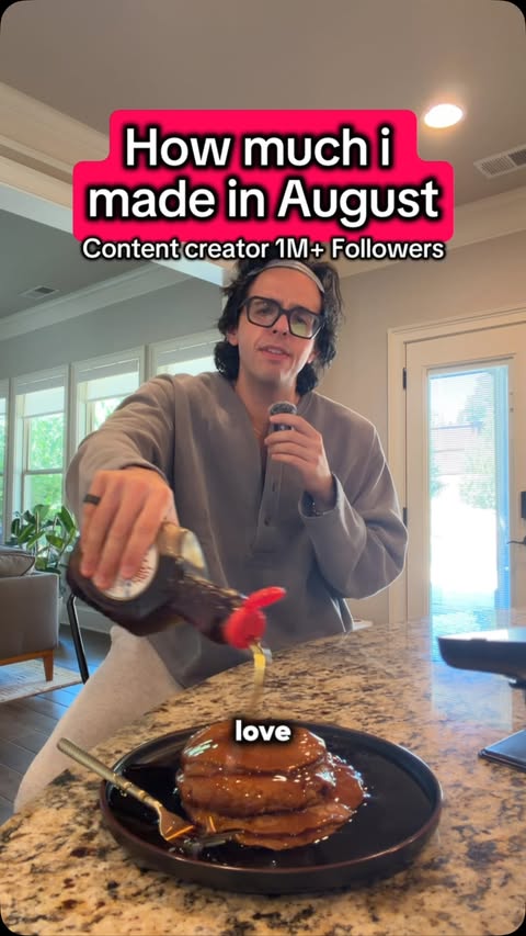 Instagram post by @mikeycaloca for Manychat. Caption reads: [...] I’ll send you the RA page AND a 30-day....