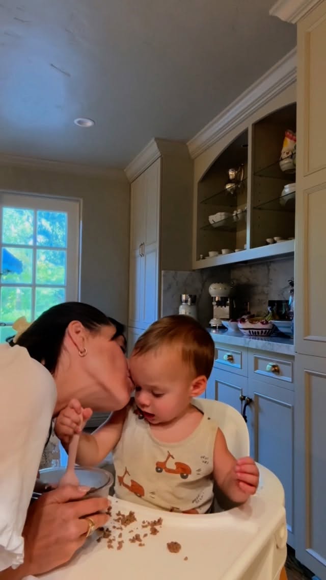 Instagram post by @piabaroncini for Smashbox Venice. Caption reads: Busy days call for makeup you know you can trust.....