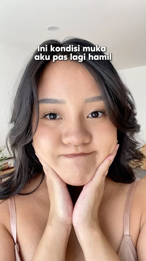 Instagram post by @karenthaliaaa for NPURE. Caption reads: [...] sekarang! Apa lagi sekarang udah ada....